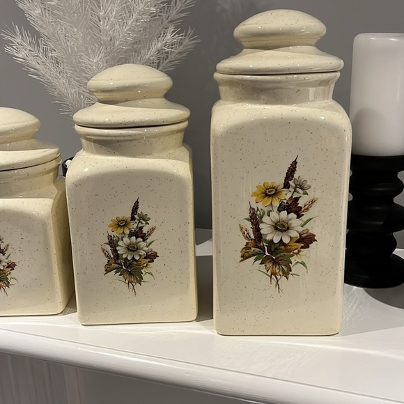 Vintage 1980’s ceramic kitchen canisters  - set of 3. - Picture 4 of 5
